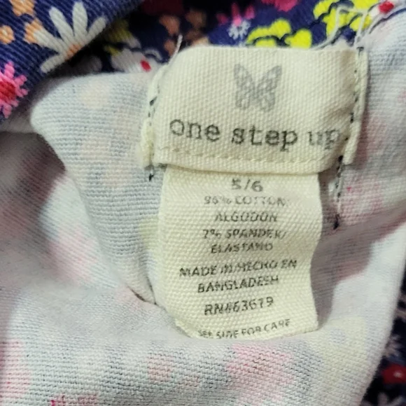 One Step Up Girls Blue Ditsy Collared Floral Denim Zip Up Vest Size 5/6- EUC 🐈 - Picture 3 of 9
